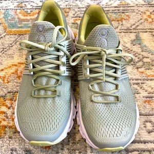 On- Women’s Cloudswift Low Top Running Sneakers